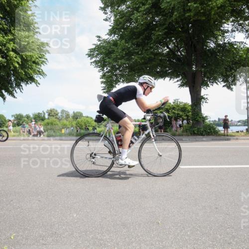 15.06.2025 - 7 Türme Triathlon Yannick Fuchs http://msf.ph/oto/7988488 15.06.2025 12:55:33 Radfahren 536, 559, 568, 612, 637 meine-sportfotos.de