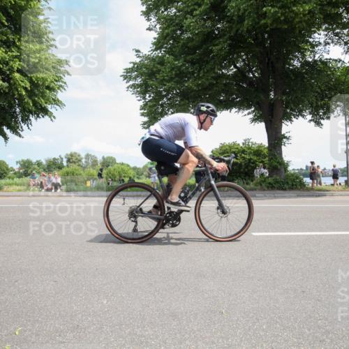 15.06.2025 - 7 Türme Triathlon Yannick Fuchs http://msf.ph/oto/7988536 15.06.2025 12:56:03 Radfahren 635 meine-sportfotos.de