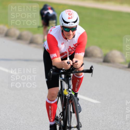 15.06.2025 - 27. Vierlanden-Triathlon H.Heesch http://msf.ph/oto/7988540 15.06.2025 09:25:27 Radfahren 13, 77, 99, 122, 127, 132, 148 meine-sportfotos.de