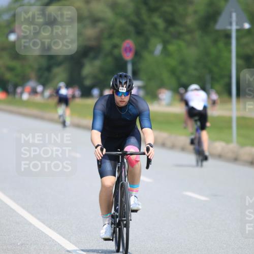 21.06.2025 - 27. Vierlanden-Triathlon H.Heesch http://msf.ph/oto/7988552 15.06.2025 11:43:10 Radfahren 681, 741, 810, 853, 854 meine-sportfotos.de