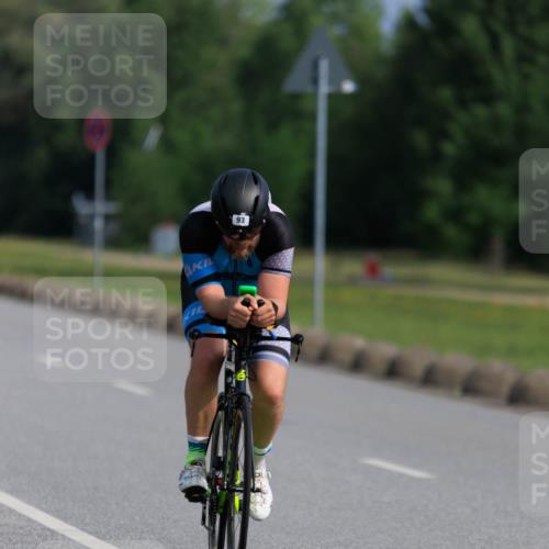 15.06.2025 - 27. Vierlanden-Triathlon H.Heesch http://msf.ph/oto/7988553 15.06.2025 09:25:44 Radfahren 18, 93, 100, 106, 215 meine-sportfotos.de