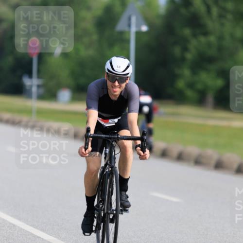 15.06.2025 - 27. Vierlanden-Triathlon H.Heesch http://msf.ph/oto/7988570 15.06.2025 09:25:49 Radfahren 18, 106, 137, 193, 215 meine-sportfotos.de