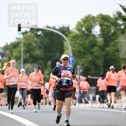 15.06.2025 - REWE Women's Run Dr. Thomas Lammeyer http://msf.ph/oto/7988598 15.06.2025 10:48:39 Laufen 5384 meine-sportfotos.de