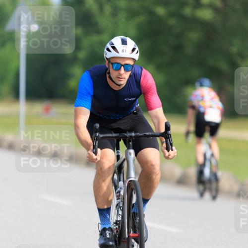 15.06.2025 - 27. Vierlanden-Triathlon H.Heesch http://msf.ph/oto/7988635 15.06.2025 09:26:32 Radfahren 47, 81, 84 meine-sportfotos.de