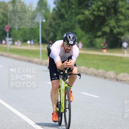 21.06.2025 - 27. Vierlanden-Triathlon H.Heesch http://msf.ph/oto/7988639 15.06.2025 11:43:34 Radfahren 210, 686, 714, 731, 738, 844, 855 meine-sportfotos.de