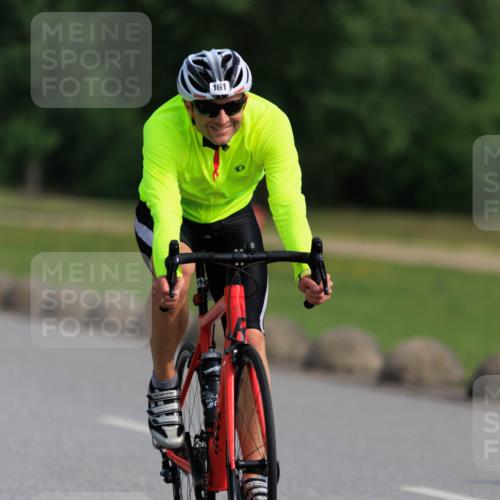15.06.2025 - 27. Vierlanden-Triathlon H.Heesch http://msf.ph/oto/7988658 15.06.2025 09:26:42 Radfahren 47, 152, 161 meine-sportfotos.de