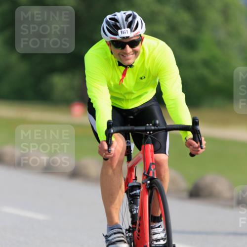 15.06.2025 - 27. Vierlanden-Triathlon H.Heesch http://msf.ph/oto/7988666 15.06.2025 09:26:42 Radfahren 47, 152, 161 meine-sportfotos.de