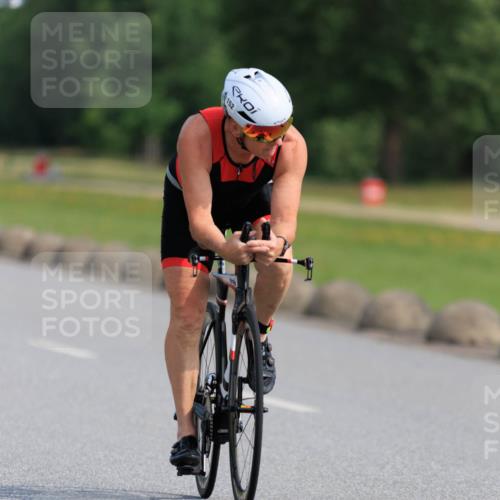 15.06.2025 - 27. Vierlanden-Triathlon H.Heesch http://msf.ph/oto/7988669 15.06.2025 09:26:48 Radfahren 111, 152 meine-sportfotos.de