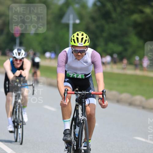 21.06.2025 - 27. Vierlanden-Triathlon H.Heesch http://msf.ph/oto/7988673 15.06.2025 11:43:36 Radfahren 210, 714, 731, 738, 855 meine-sportfotos.de