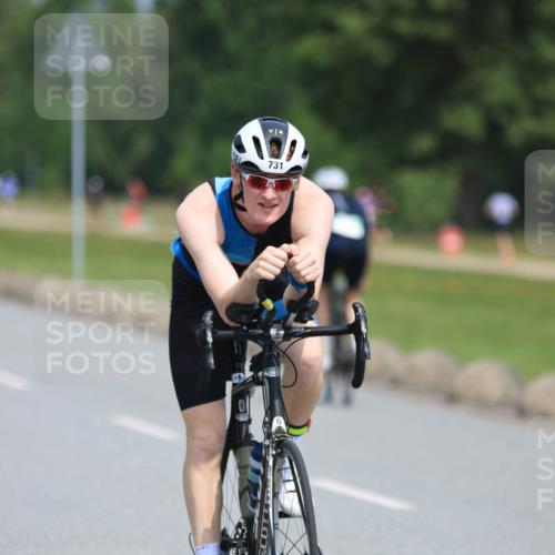 21.06.2025 - 27. Vierlanden-Triathlon H.Heesch http://msf.ph/oto/7988689 15.06.2025 11:43:37 Radfahren 210, 714, 731, 738, 855 meine-sportfotos.de