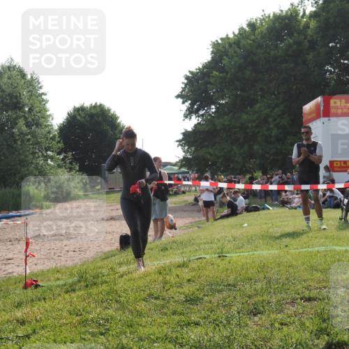 15.06.2025 - 27. Vierlanden-Triathlon KatJ http://msf.ph/oto/7988721 15.06.2025 09:06:15 Schwimmen 216 meine-sportfotos.de