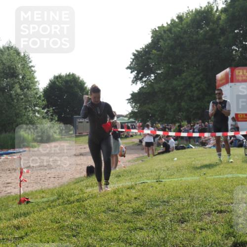 15.06.2025 - 27. Vierlanden-Triathlon KatJ http://msf.ph/oto/7988732 15.06.2025 09:06:15 Schwimmen 216 meine-sportfotos.de