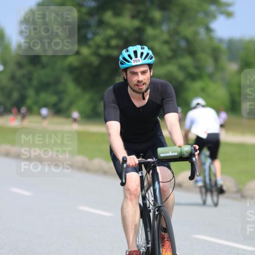 21.06.2025 - 27. Vierlanden-Triathlon H.Heesch http://msf.ph/oto/7988741 15.06.2025 11:43:51 Radfahren 769, 837 meine-sportfotos.de