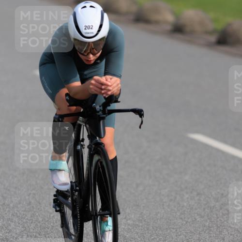 15.06.2025 - 27. Vierlanden-Triathlon H.Heesch http://msf.ph/oto/7988768 15.06.2025 09:27:59 Radfahren 104, 202 meine-sportfotos.de