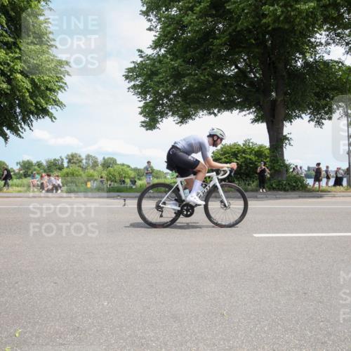 15.06.2025 - 7 Türme Triathlon Yannick Fuchs http://msf.ph/oto/7988778 15.06.2025 12:57:50 Radfahren 244, 277, 485, 635, 760, 916, 930, 1105 meine-sportfotos.de