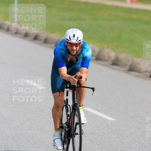 15.06.2025 - 27. Vierlanden-Triathlon H.Heesch http://msf.ph/oto/7988780 15.06.2025 09:28:28 Radfahren 113, 154 meine-sportfotos.de