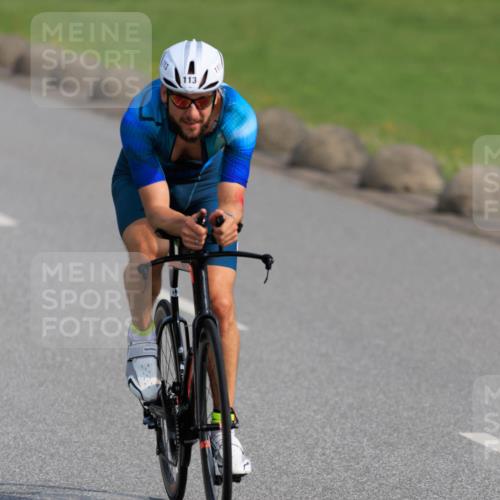 15.06.2025 - 27. Vierlanden-Triathlon H.Heesch http://msf.ph/oto/7988791 15.06.2025 09:28:28 Radfahren 113, 154 meine-sportfotos.de