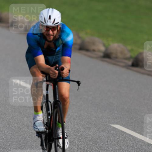15.06.2025 - 27. Vierlanden-Triathlon H.Heesch http://msf.ph/oto/7988799 15.06.2025 09:28:28 Radfahren 113, 154 meine-sportfotos.de
