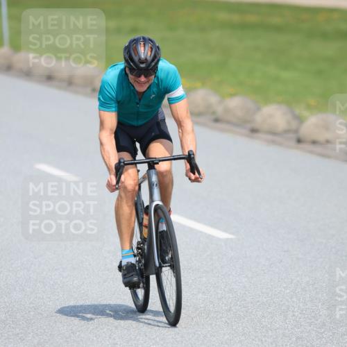 21.06.2025 - 27. Vierlanden-Triathlon H.Heesch http://msf.ph/oto/7988815 15.06.2025 11:44:18 Radfahren 668, 953 meine-sportfotos.de