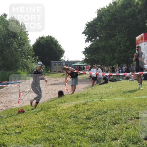 15.06.2025 - 27. Vierlanden-Triathlon KatJ http://msf.ph/oto/7988819 15.06.2025 09:06:58 Schwimmen 212, 251 meine-sportfotos.de