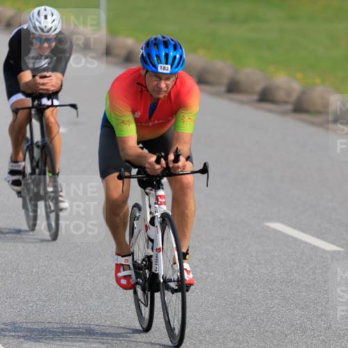 15.06.2025 - 27. Vierlanden-Triathlon H.Heesch http://msf.ph/oto/7988824 15.06.2025 09:28:52 Radfahren 172, 183, 233 meine-sportfotos.de