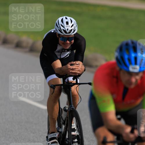 15.06.2025 - 27. Vierlanden-Triathlon H.Heesch http://msf.ph/oto/7988843 15.06.2025 09:28:53 Radfahren 172, 183, 233 meine-sportfotos.de