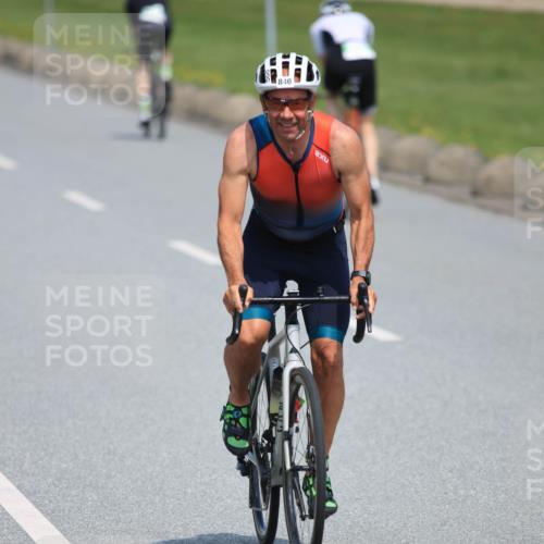 21.06.2025 - 27. Vierlanden-Triathlon H.Heesch http://msf.ph/oto/7988878 15.06.2025 11:45:06 Radfahren 636, 641, 644, 667, 782, 840 meine-sportfotos.de