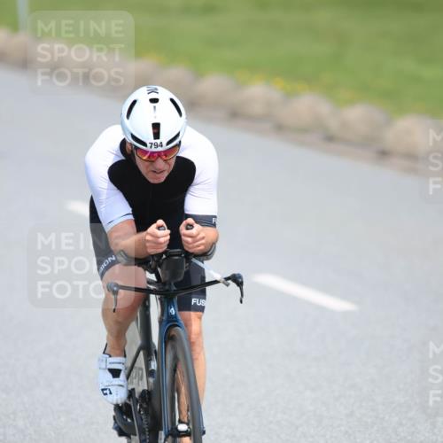 21.06.2025 - 27. Vierlanden-Triathlon H.Heesch http://msf.ph/oto/7988907 15.06.2025 11:45:22 Radfahren 212, 723, 794, 797, 841, 947 meine-sportfotos.de