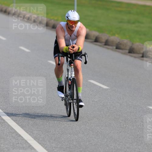 15.06.2025 - 27. Vierlanden-Triathlon H.Heesch http://msf.ph/oto/7988924 15.06.2025 09:30:06 Radfahren 109, 115, 139, 167 meine-sportfotos.de