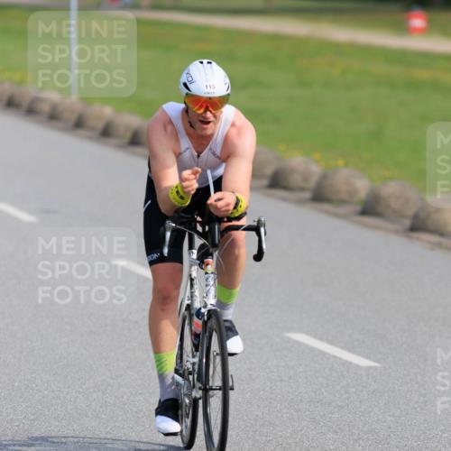 15.06.2025 - 27. Vierlanden-Triathlon H.Heesch http://msf.ph/oto/7988943 15.06.2025 09:30:06 Radfahren 109, 115, 139, 167 meine-sportfotos.de