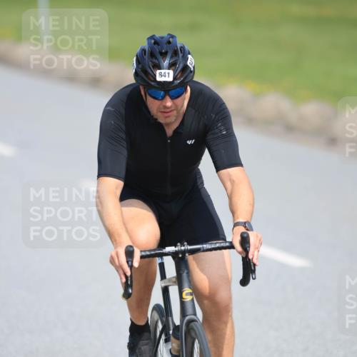 21.06.2025 - 27. Vierlanden-Triathlon H.Heesch http://msf.ph/oto/7988945 15.06.2025 11:45:25 Radfahren 212, 723, 794, 797, 841 meine-sportfotos.de