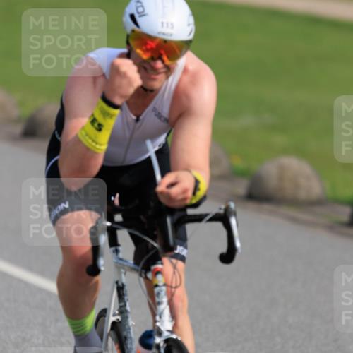 15.06.2025 - 27. Vierlanden-Triathlon H.Heesch http://msf.ph/oto/7988963 15.06.2025 09:30:07 Radfahren 109, 115, 139, 144, 167 meine-sportfotos.de