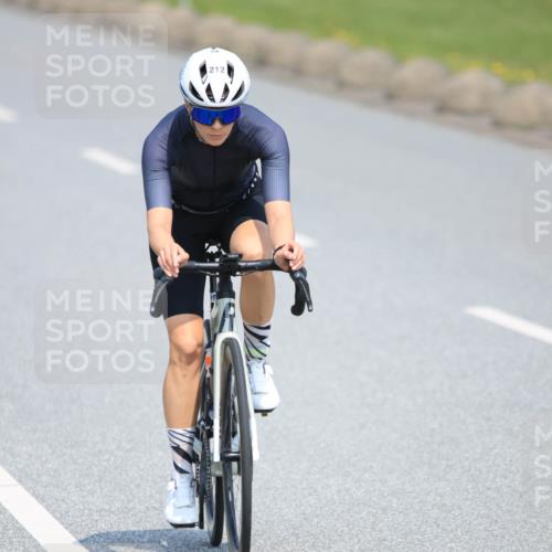 21.06.2025 - 27. Vierlanden-Triathlon H.Heesch http://msf.ph/oto/7988966 15.06.2025 11:45:27 Radfahren 212, 723, 728, 797, 841 meine-sportfotos.de