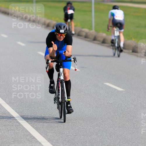 15.06.2025 - 27. Vierlanden-Triathlon H.Heesch http://msf.ph/oto/7989020 15.06.2025 09:30:14 Radfahren 144 meine-sportfotos.de