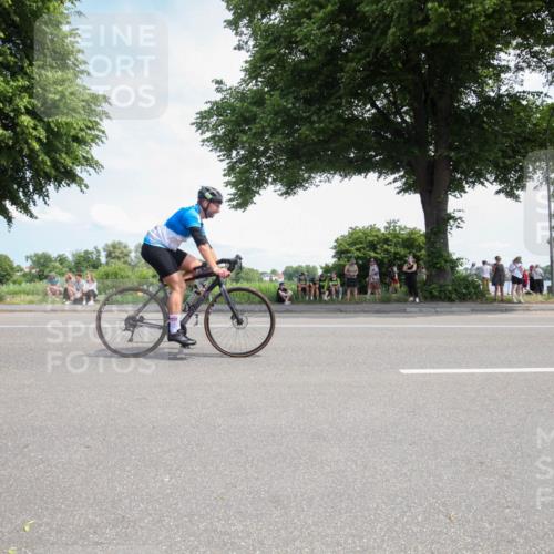 15.06.2025 - 7 Türme Triathlon Yannick Fuchs http://msf.ph/oto/7989027 15.06.2025 12:59:37 Radfahren 558, 663, 727, 792, 859 meine-sportfotos.de