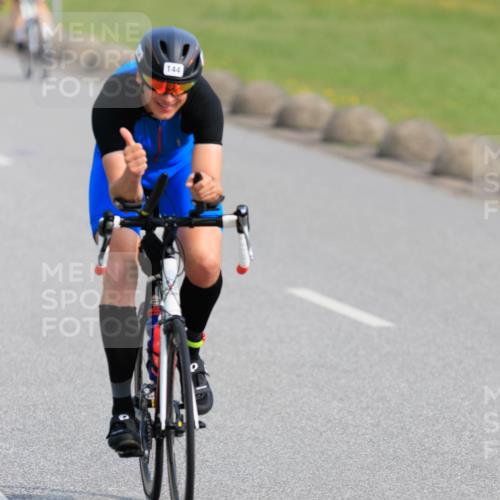 15.06.2025 - 27. Vierlanden-Triathlon H.Heesch http://msf.ph/oto/7989034 15.06.2025 09:30:15 Radfahren 32, 144 meine-sportfotos.de