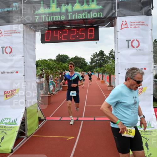 15.06.2025 - 7 Türme Triathlon Michael Strokosch http://msf.ph/oto/7989060 15.06.2025 14:22:58 Ziel 373, 437, 510, 820, 893, 946, 958 meine-sportfotos.de
