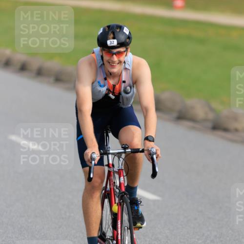 15.06.2025 - 27. Vierlanden-Triathlon H.Heesch http://msf.ph/oto/7989064 15.06.2025 09:30:23 Radfahren 32 meine-sportfotos.de