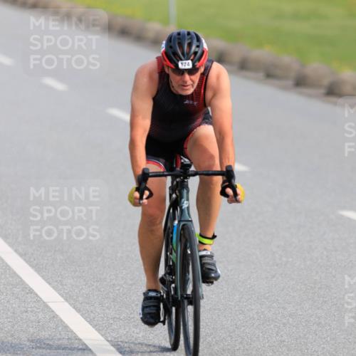15.06.2025 - 27. Vierlanden-Triathlon H.Heesch http://msf.ph/oto/7989085 15.06.2025 09:30:32 Radfahren 174 meine-sportfotos.de