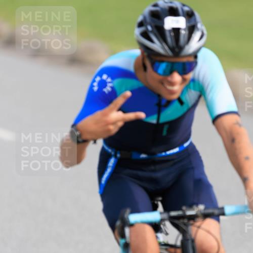 15.06.2025 - 27. Vierlanden-Triathlon H.Heesch http://msf.ph/oto/7989141 15.06.2025 09:31:04 Radfahren 70 meine-sportfotos.de