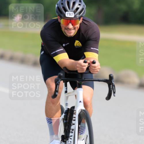 15.06.2025 - 27. Vierlanden-Triathlon H.Heesch http://msf.ph/oto/7989165 15.06.2025 09:31:43 Radfahren 106, 133 meine-sportfotos.de