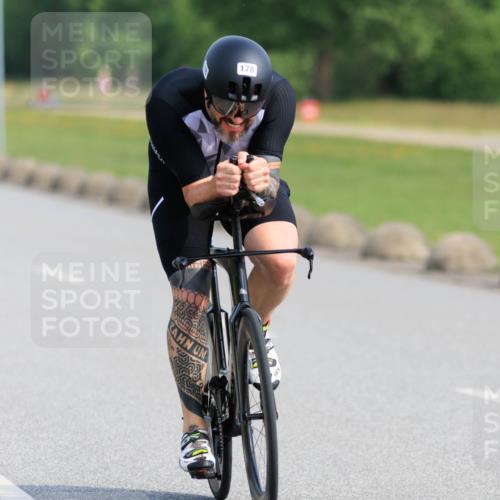 15.06.2025 - 27. Vierlanden-Triathlon H.Heesch http://msf.ph/oto/7989174 15.06.2025 09:31:57 Radfahren 18, 38, 93, 178, 185, 193 meine-sportfotos.de