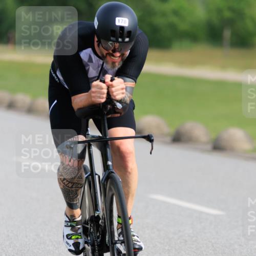 15.06.2025 - 27. Vierlanden-Triathlon H.Heesch http://msf.ph/oto/7989179 15.06.2025 09:31:58 Radfahren 18, 38, 93, 178, 185, 193 meine-sportfotos.de