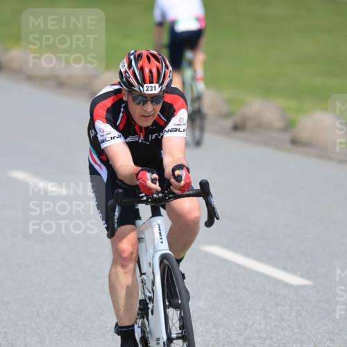 21.06.2025 - 27. Vierlanden-Triathlon H.Heesch http://msf.ph/oto/7989198 15.06.2025 11:46:21 Radfahren 231, 640, 805 meine-sportfotos.de