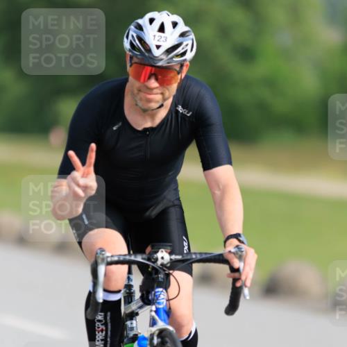 15.06.2025 - 27. Vierlanden-Triathlon H.Heesch http://msf.ph/oto/7989208 15.06.2025 09:32:11 Radfahren 123, 225 meine-sportfotos.de