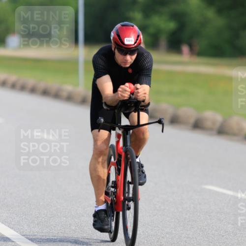 15.06.2025 - 27. Vierlanden-Triathlon H.Heesch http://msf.ph/oto/7989216 15.06.2025 09:32:20 Radfahren 68, 142, 169 meine-sportfotos.de