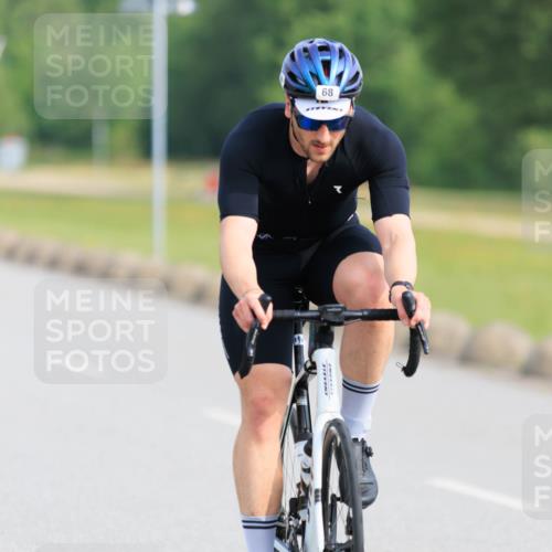 15.06.2025 - 27. Vierlanden-Triathlon H.Heesch http://msf.ph/oto/7989219 15.06.2025 09:32:23 Radfahren 68, 142, 169 meine-sportfotos.de