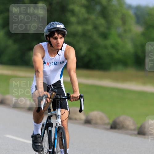 15.06.2025 - 27. Vierlanden-Triathlon H.Heesch http://msf.ph/oto/7989230 15.06.2025 09:32:47 Radfahren 71, 72, 81, 84, 180, 232 meine-sportfotos.de