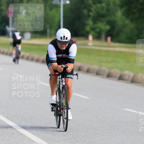 15.06.2025 - 27. Vierlanden-Triathlon H.Heesch http://msf.ph/oto/7989235 15.06.2025 09:32:54 Radfahren 48, 72, 81, 125, 180, 232 meine-sportfotos.de