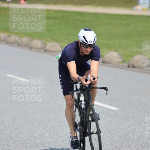 21.06.2025 - 27. Vierlanden-Triathlon H.Heesch http://msf.ph/oto/7989236 15.06.2025 11:46:27 Radfahren 640, 694, 805 meine-sportfotos.de